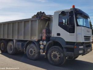 Benne basculante de chantier et de TP Iveco Trakker