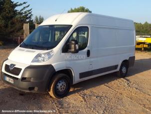 Fourgon avec parois et toit rigide Peugeot Boxer