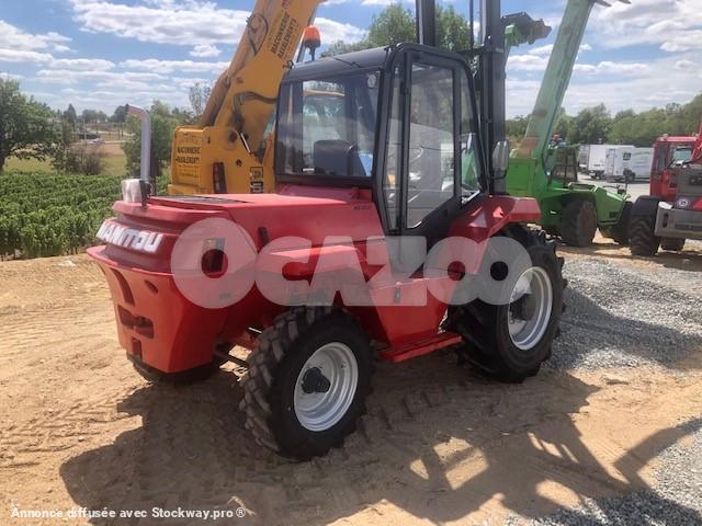 Chariot élévateur tout-terrain compact 3T MANITOU MC 30 • Actiman