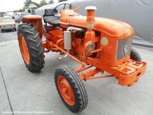 Tracteur agricole Renault D22 N72