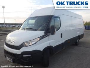 Fourgon avec parois et toit rigide Iveco Daily