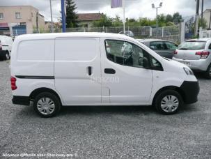 Fourgon avec parois et toit rigide Nissan NV200