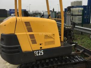 Mini-pelle Volvo EC25