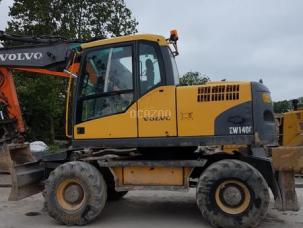 Pelle Volvo EW140C