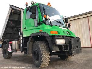 Benne basculante de chantier et de TP Mercedes UNIMOG U400