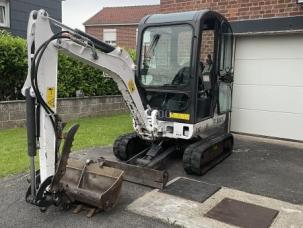 Mini-pelle Bobcat E16