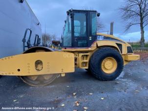 Compacteur à pneus Caterpillar CS663E