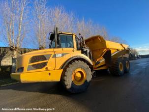 Tombereau articulé Volvo A 30 F