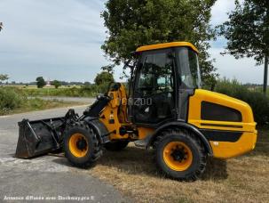 Mini-chargeuse JCB 407 T4