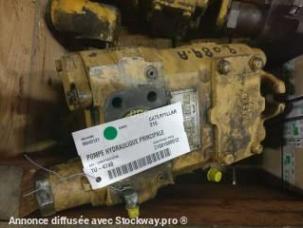 Caterpillar 215