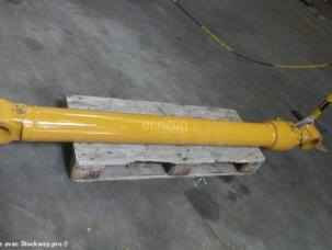  Caterpillar 325