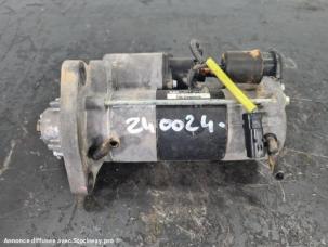  Caterpillar             323