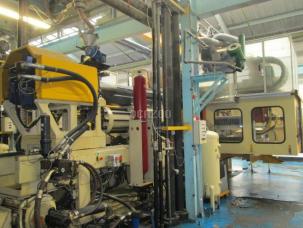 Husky XL 300/340 P-PET 300 Ton PET Plastic Injection Moulding Machine