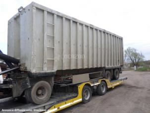 Benne basculante de chantier et de TP Fruehauf RT24C3