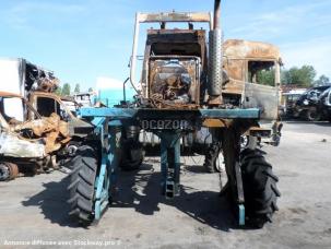 Tracteur enjambeur BOBARD 889T