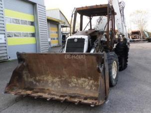 Tractopelle rigide New Holland LB 110