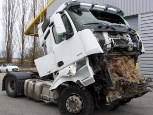 Pour semi-remorque Mercedes Actros