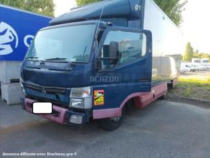 Fourgon avec parois et toit rigide Mitsubishi Fuso FE Series