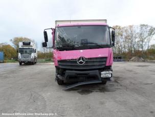 Fourgon avec parois et toit rigide Mercedes Atego