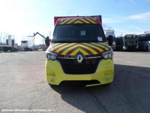 Ambulance (pour personne couchée) Renault Master Traction