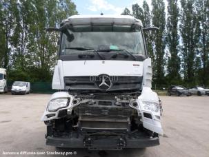 Pour semi-remorque Mercedes Actros