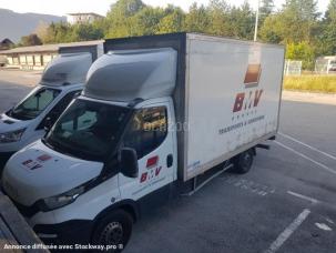 Fourgon avec parois et toit rigide Iveco Daily