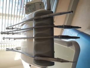Fauteuil dentaire Anthos A6 équipement complet