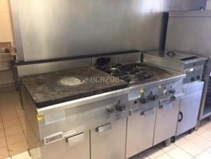 Lot d'éléments de cuisine professionnelle d’occasion.