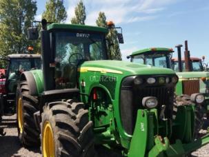 Tracteur agricole John Deere 8220