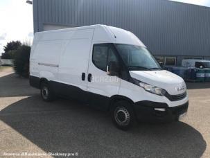 Fourgon avec parois et toit rigide Iveco Daily