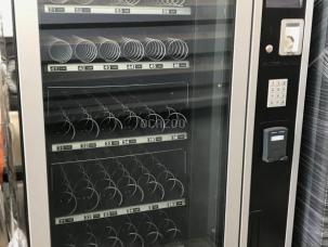 Vends Distributeur de Boissons froide et snacks