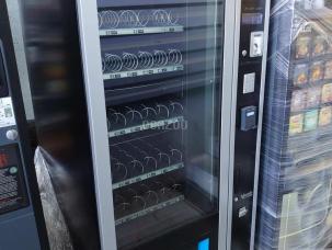 Vends Distributeur de Boissons froide et snacks