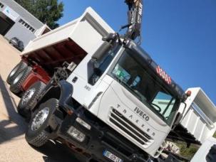 Benne basculante de chantier et de TP Iveco Trakker