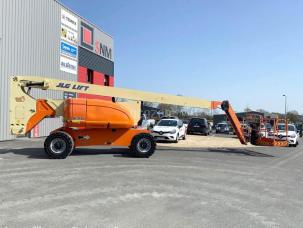 Nacelle automotrice JLG 800AJ