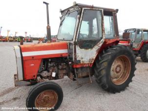 Tracteur agricole Massey Ferguson 675