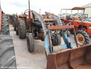 Tracteur agricole Massey Ferguson 168