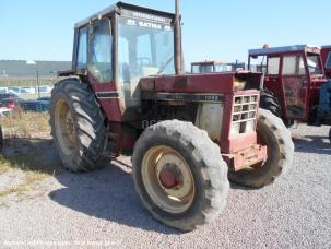 Tracteur agricole Case IH 1055