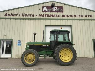 Tracteur agricole John Deere 3040