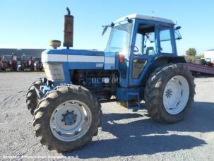 Tracteur agricole Ford 7910