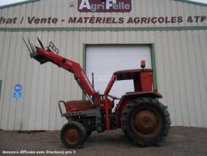 Tracteur agricole Massey Ferguson 140