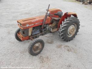 Tracteur agricole Massey Ferguson 158