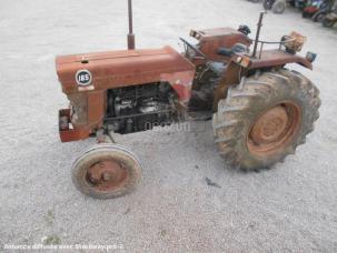 Tracteur agricole Massey Ferguson 165