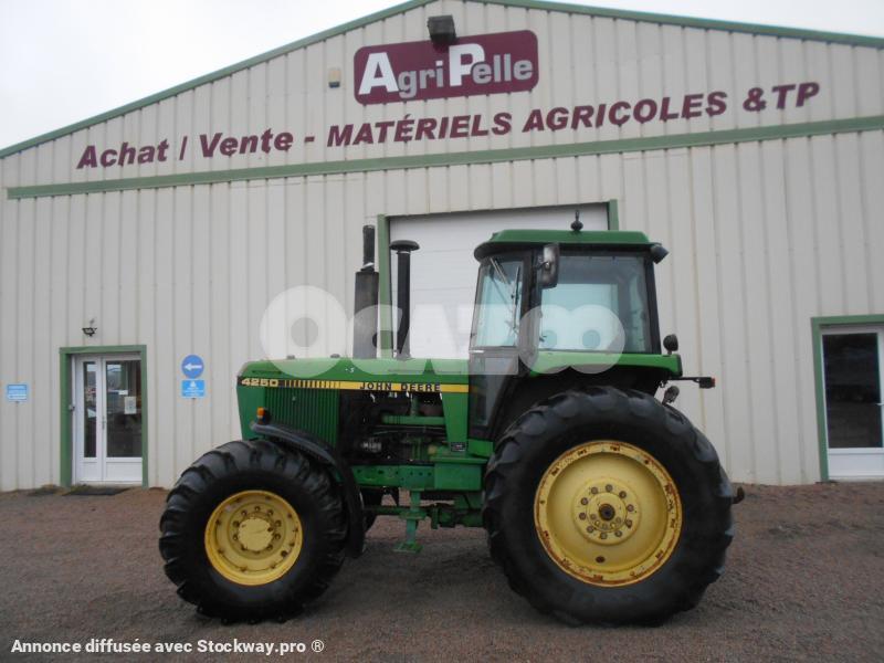 Tracteur d'occasion John Deere - Alcator