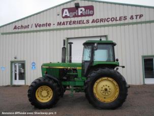 Tracteur agricole John Deere 4250