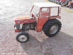 Tracteur agricole Massey Ferguson 158