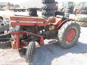 Tracteur agricole Massey Ferguson 135