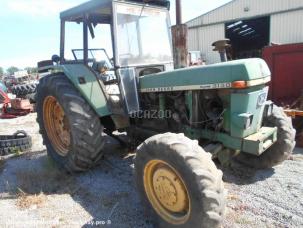 Tracteur agricole John Deere 3130