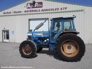 Tracteur agricole Ford 7910