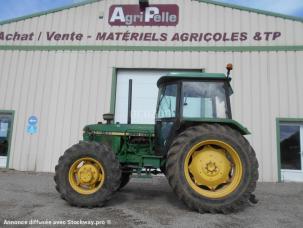 Tracteur agricole John Deere 2140