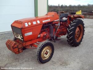 Tracteur agricole Renault 56